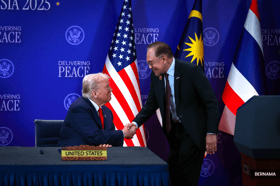 Anwar holds bilateral meeting with Trump