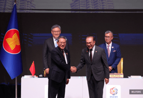 Asean, China commit to reducing trade barriers, strengthening regional trade flows