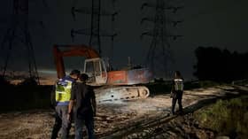 浮罗美兰蒂非法垃圾热点遭取缔    雪邦市会率队扣押罗里与挖掘机