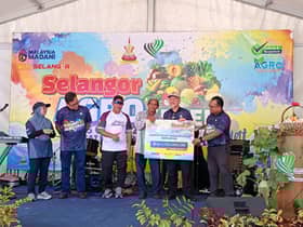 Perkukuh sektor agro makanan, 15 pengusaha di Kuala Langat terima insentif pertanian RM2.92 juta 