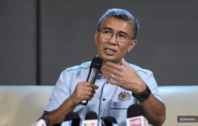 12月2日任期届满卸部长职  扎夫鲁愿续效力.待首相安排