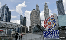 首相可上台下台国家需前进  安华指峰会是成就不容批评