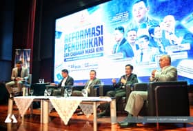 大臣：教育改革需每个人参与 如团结一致抗疫典范