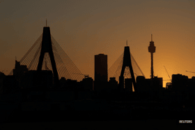 Fierce winds stoke fires, bring extreme heat to Australia, New Zealand