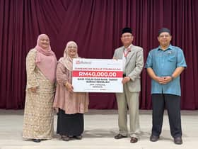 Wakaf perkukuh pendidikan: PWS bantu sekolah di Dengkil, Sungai Besar