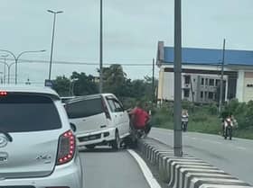 撞摩托后连撞多车   警：肇祸男司机吸毒