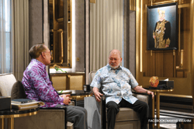 King grants audience with PM, briefed on 47th Asean Summit outcomes