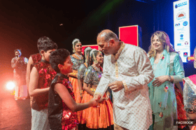 哥宾星吁商家放胆用AI  中小微企可扣税50%