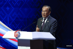 Anwar hails rakyat, says ‘you have shown the best of Malaysia’