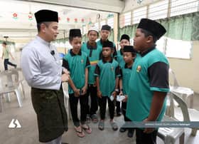 法米亚巡视风灾区 促尽快修复受损学校