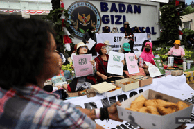 Indonesia investigates more free meal poisoning cases after 700 students fall ill