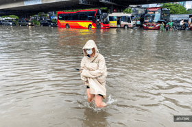 Floods kill at least nine, leave five missing in central Vietnam