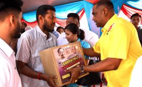 சுங்கை பூலோ தொகுதியைச் சேர்ந்த இந்தியர்களுக்கு 3,000 தீபாவளி பரிசு கூடைகள்