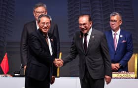 安华李强举行双边会谈  重点讨论贸易区域课题