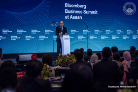 大马峰会首日缔造两项新历史 东盟峰会今聚焦经济合作