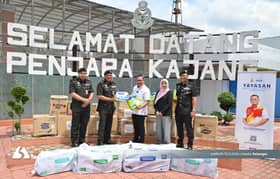 Yayasan MBI santuni penghuni Penjara Kajang, sumbang lampin pakai buang dewasa