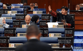 反霸凌法案一读设仲裁机制  移民护照法案加强入境管控