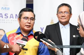 PPS mangsa bah: Yayasan MBI salur RM100,000 tingkat prasarana SK Desa Aman