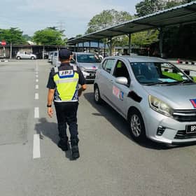 雪州陆交局查3驾驶学院  发22警告信确保安全合规