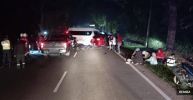 东甲5车凌晨连环撞 56岁妇女丧命5人受伤