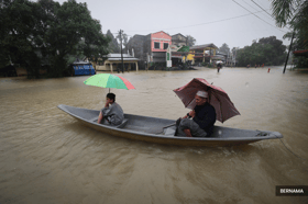 Flood evacuee toll dips in some states, rises in Selangor