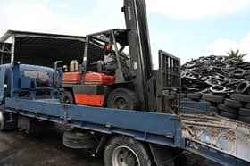 突击2非法运作厂 瓜冷市会开4罚单充公设备