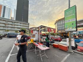 雪邦市会扫荡无牌摊贩 开9罚单充公做生意工具