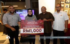 சிலாங்கூர் செய்தியாளர்கள் மற்றும் புகைப்படக் கலைஞர்கள் அமைப்புக்கு RM1,000 நிதி உதவி - மீடியா சிலாங்கூர்