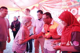 明年拨2348万扶贫  1848万派发佳节购物劵