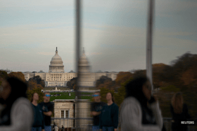 US govt shutdown ties record as congressional inaction takes toll