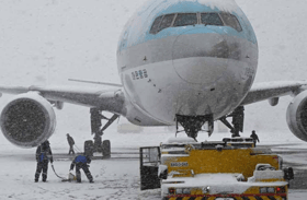 அமெரிக்காவில் பனிப்புயல் - அதிகமான விமானங்கள் ரத்து