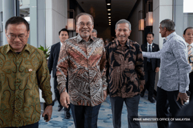 PM arrives in Singapore for 12th Malaysia-Singapore leaders’ retreat