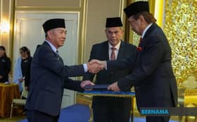 哈芝芝组新内阁委3副首长 佐津·马西迪及依温宣誓就任