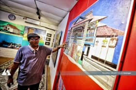 Dari but kereta ke Galeri Shah Alam: Karya Haron Mokhtar dihargai Sultan Selangor
