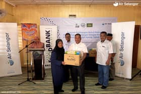 雪州水供公司到沙白 派150箱希望之盒