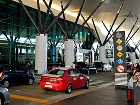 JPJ nabs taxi tout at KLIA2, warns public of illegal ride-hailing services