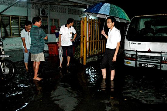 Ean Yong : Mangsa Banjir Seri Serdang Akan Dibantu