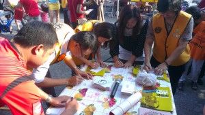 大山脚启动“迈向自由之路”  春江园两小时获500支持签名