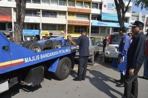 MBPJ to carry out operation to move dilapidated vehicles that are Aedes nests