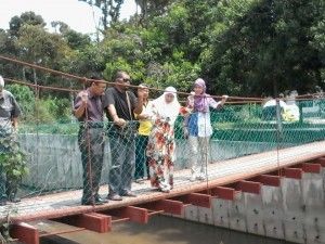 RM10,000 to help the Sg Kantan SRA repair floors & surau