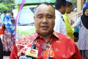 45 Zakat recipients receive lorries worth RM55,000 each