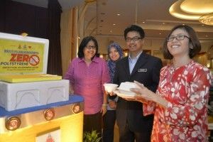 冀民众弃用保丽龙  颜贝倪：保护环境不受污染