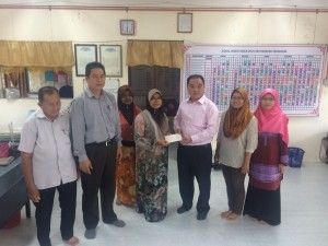 YB ACTIVITIES: People, students the priority of Sekinchan Assemblyman