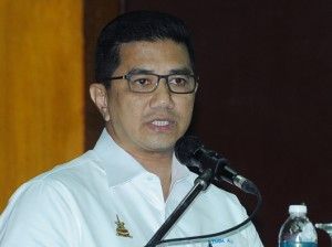 阿兹敏：民联一致推举  旺姐任国会反对党领袖