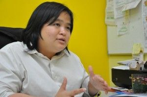 油价高涨推高通膨 张菲倩:政府漠视民困