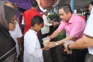 黄瑞林：保健康减污染 鼓励小贩使用环保纸盒