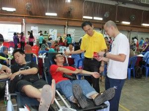 沙登健康嘉年华热爆  数百民众体验齐捐血