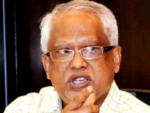 Delay in Umno elections, Najib's strategy to avoid expulsion