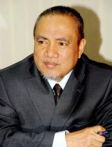 The government should act immediately to save the Malaysian Ringgit