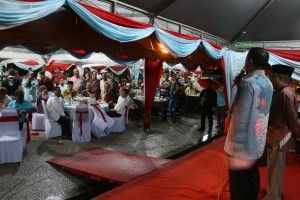 Azmin: No point of wearing Baju Melayu but stealing